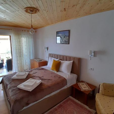 Guest House Ejona Gjirokaster Ngoại thất bức ảnh