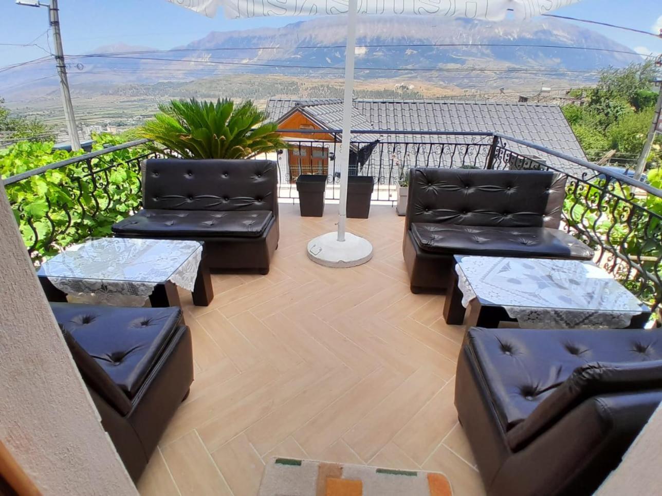 Guest House Ejona Gjirokaster Ngoại thất bức ảnh