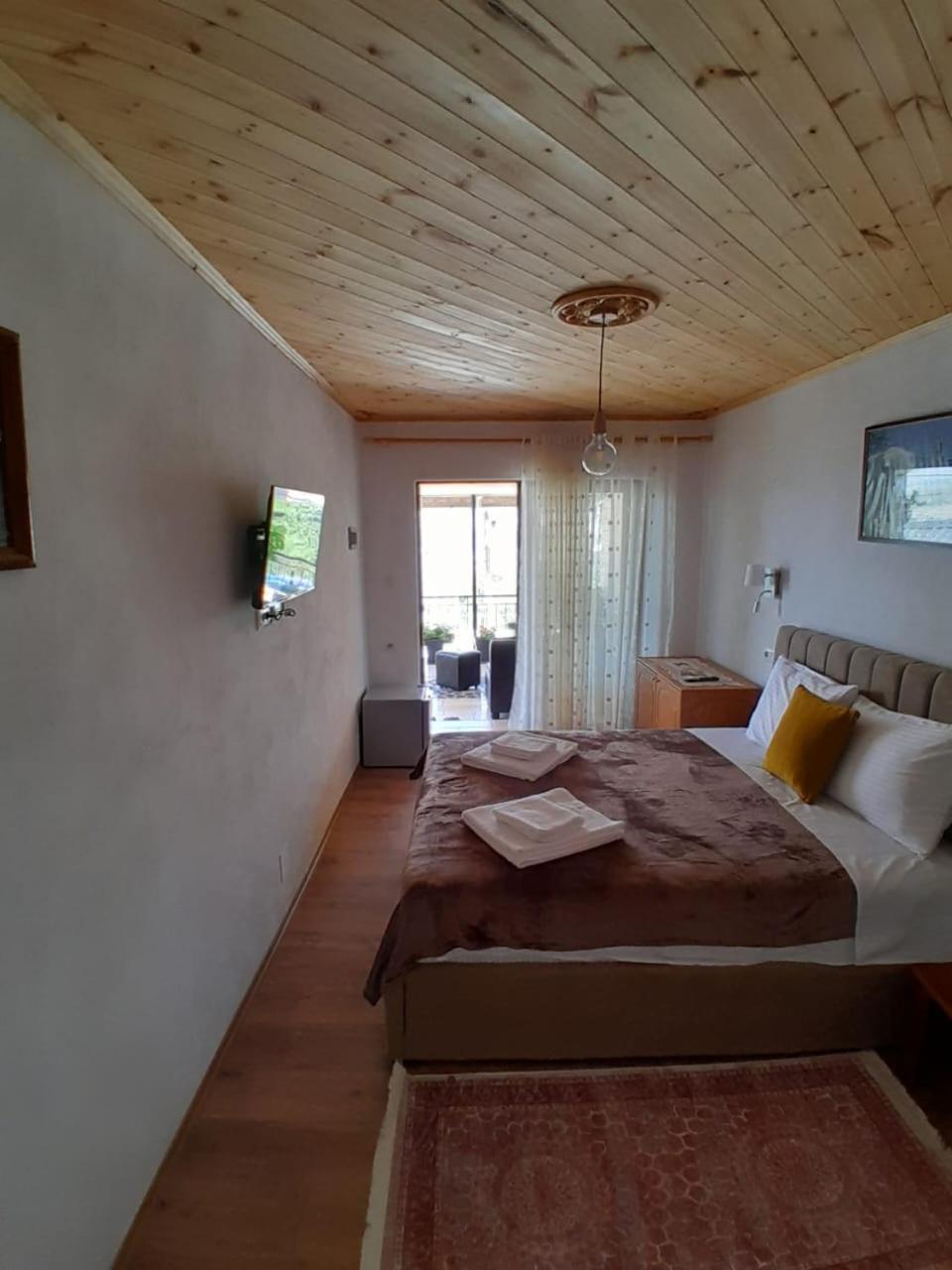 Guest House Ejona Gjirokaster Ngoại thất bức ảnh