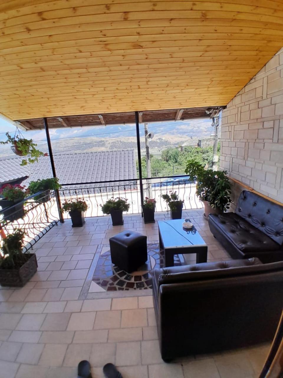 Guest House Ejona Gjirokaster Ngoại thất bức ảnh