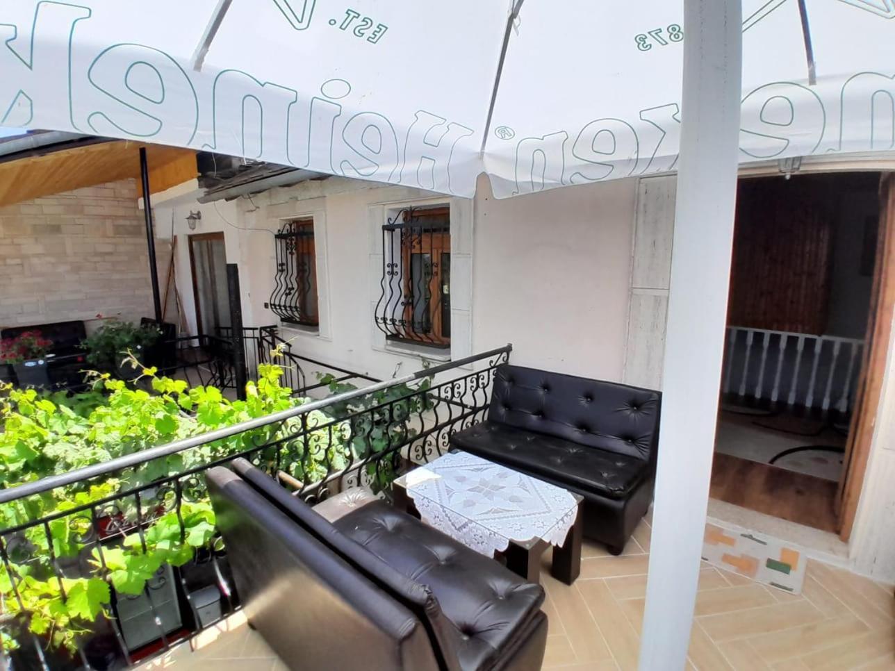Guest House Ejona Gjirokaster Ngoại thất bức ảnh