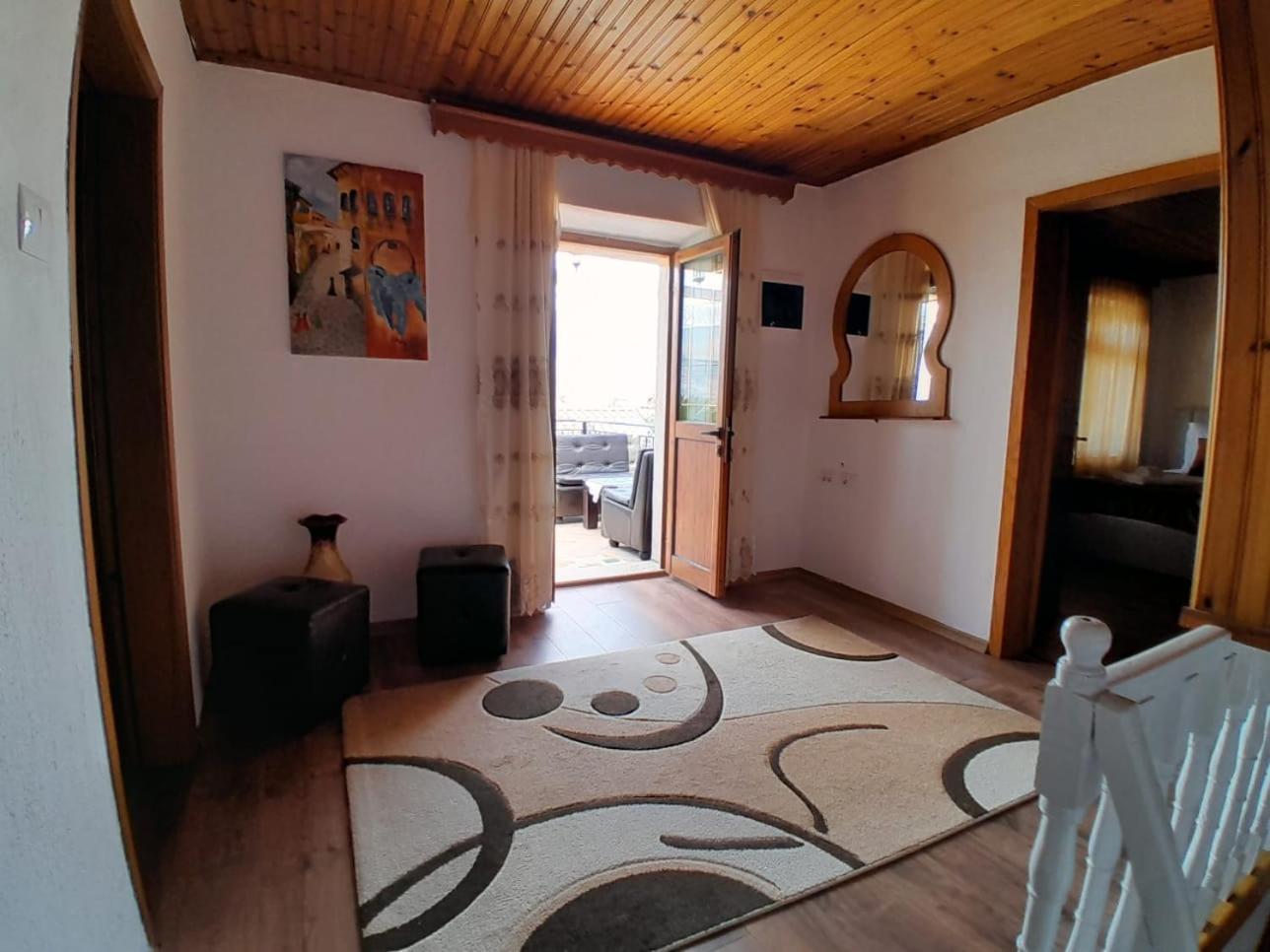 Guest House Ejona Gjirokaster Ngoại thất bức ảnh