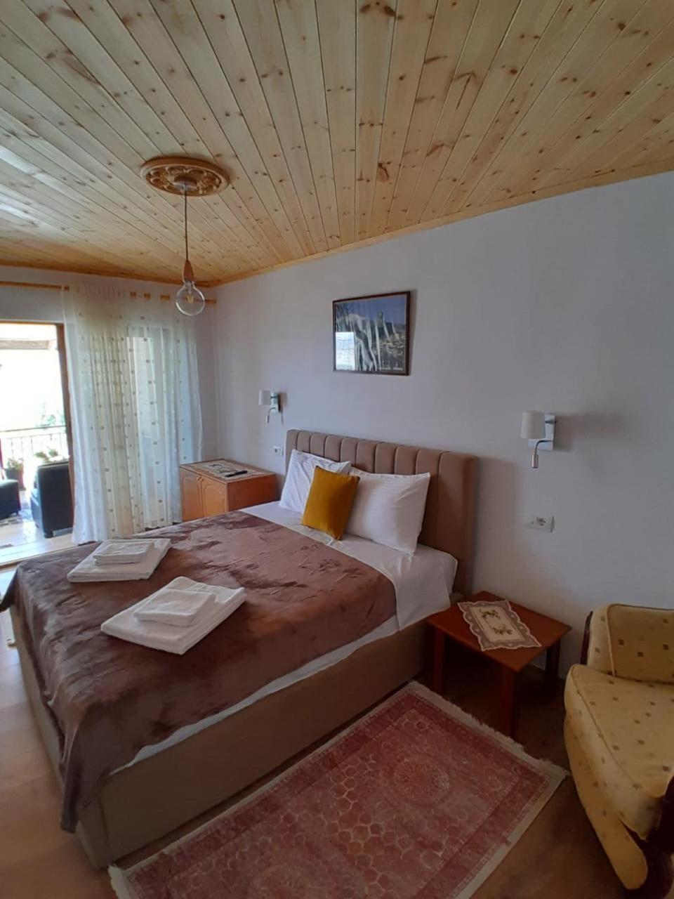 Guest House Ejona Gjirokaster Ngoại thất bức ảnh